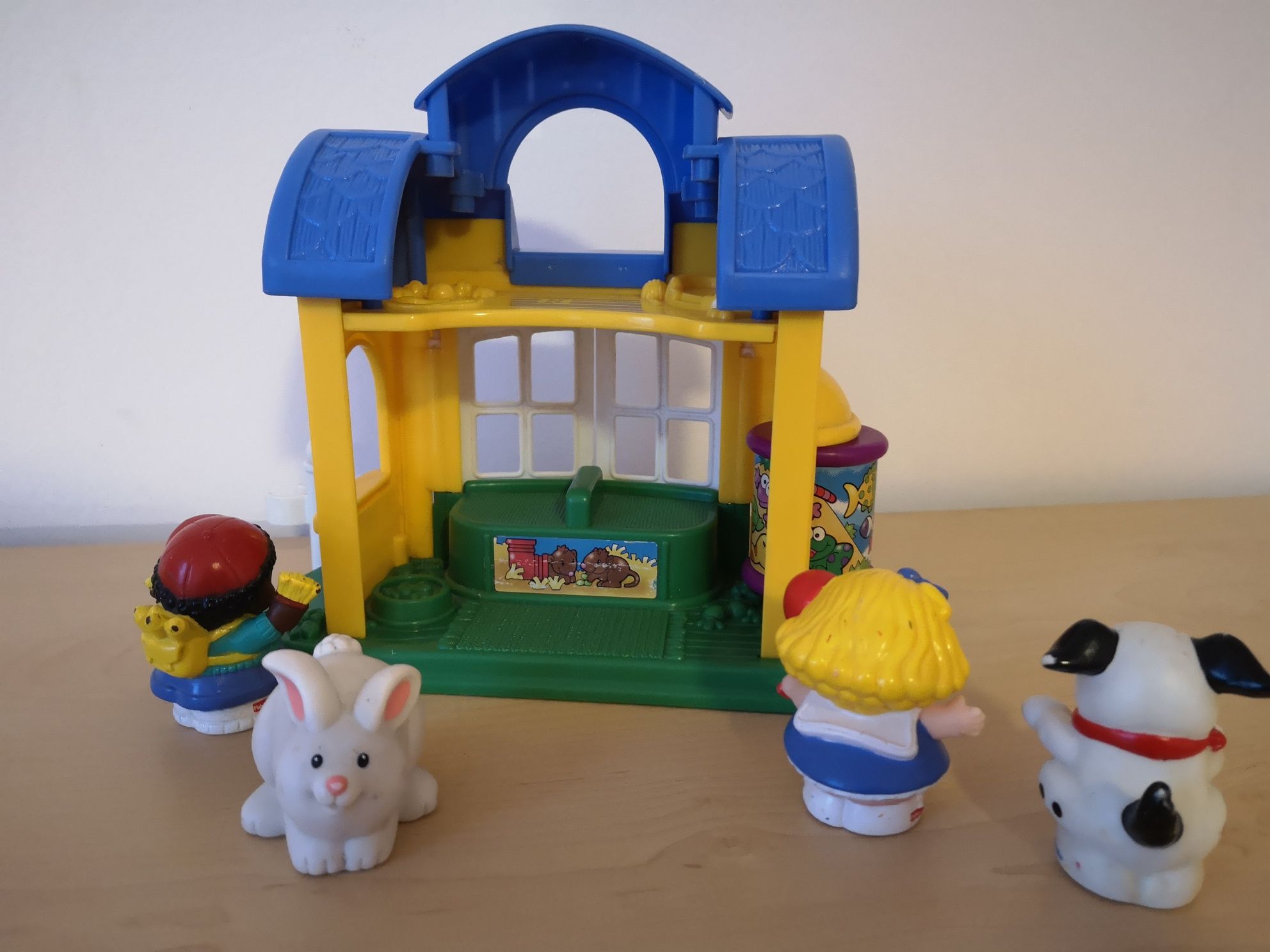 Fisher Price Little People zestaw lecznica figurki