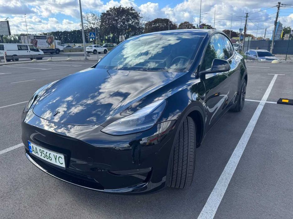 Майже нова сама дальнобійна Tesla Model Y! 2024р