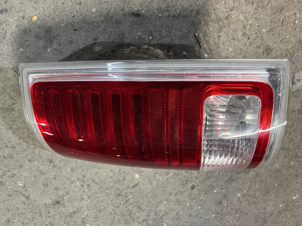 Задний фонарь Dodge Ram 2015