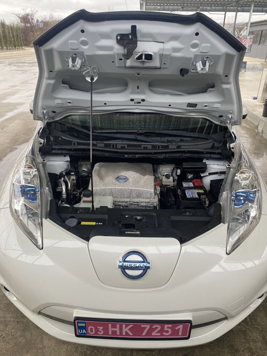 Ніссан ліф 2014 рік