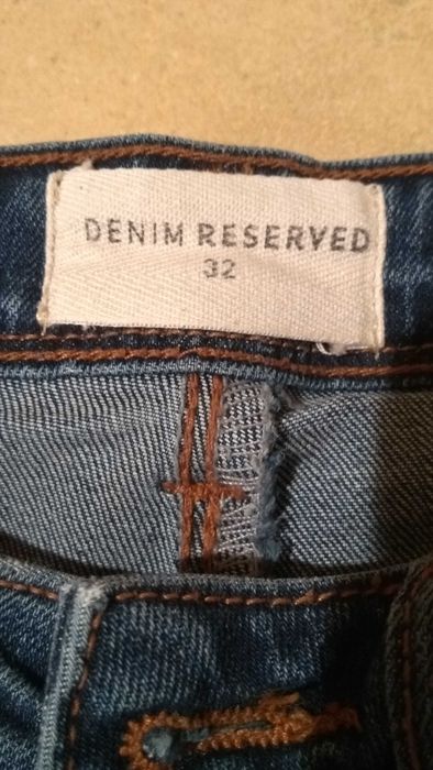 Jeansy z wysokim stanem