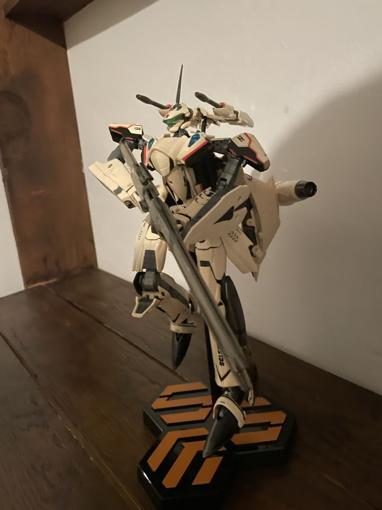 Japoński Transformers Bandai YF-29 Durandai Valkyrie Isamu Dyson Custo