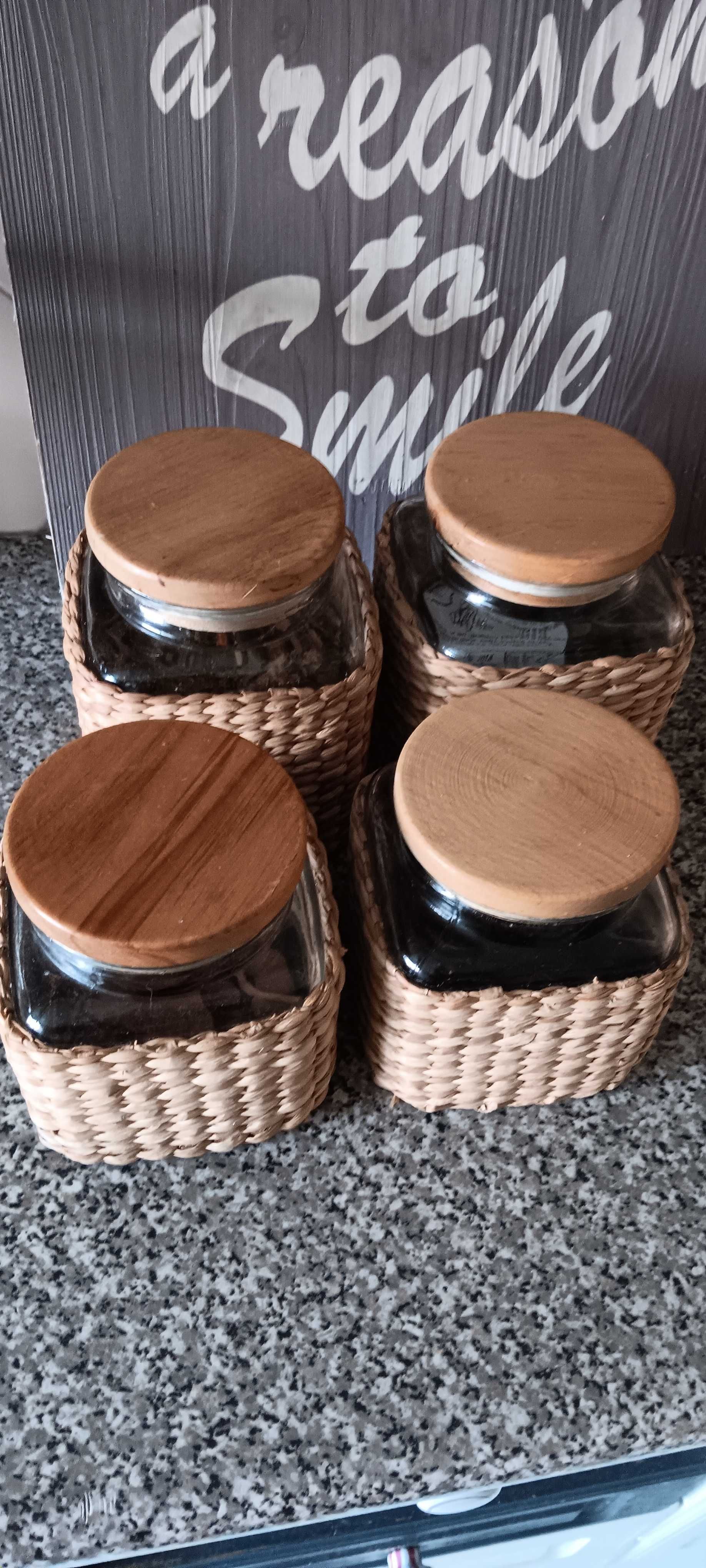 Potes de vibro e bambu