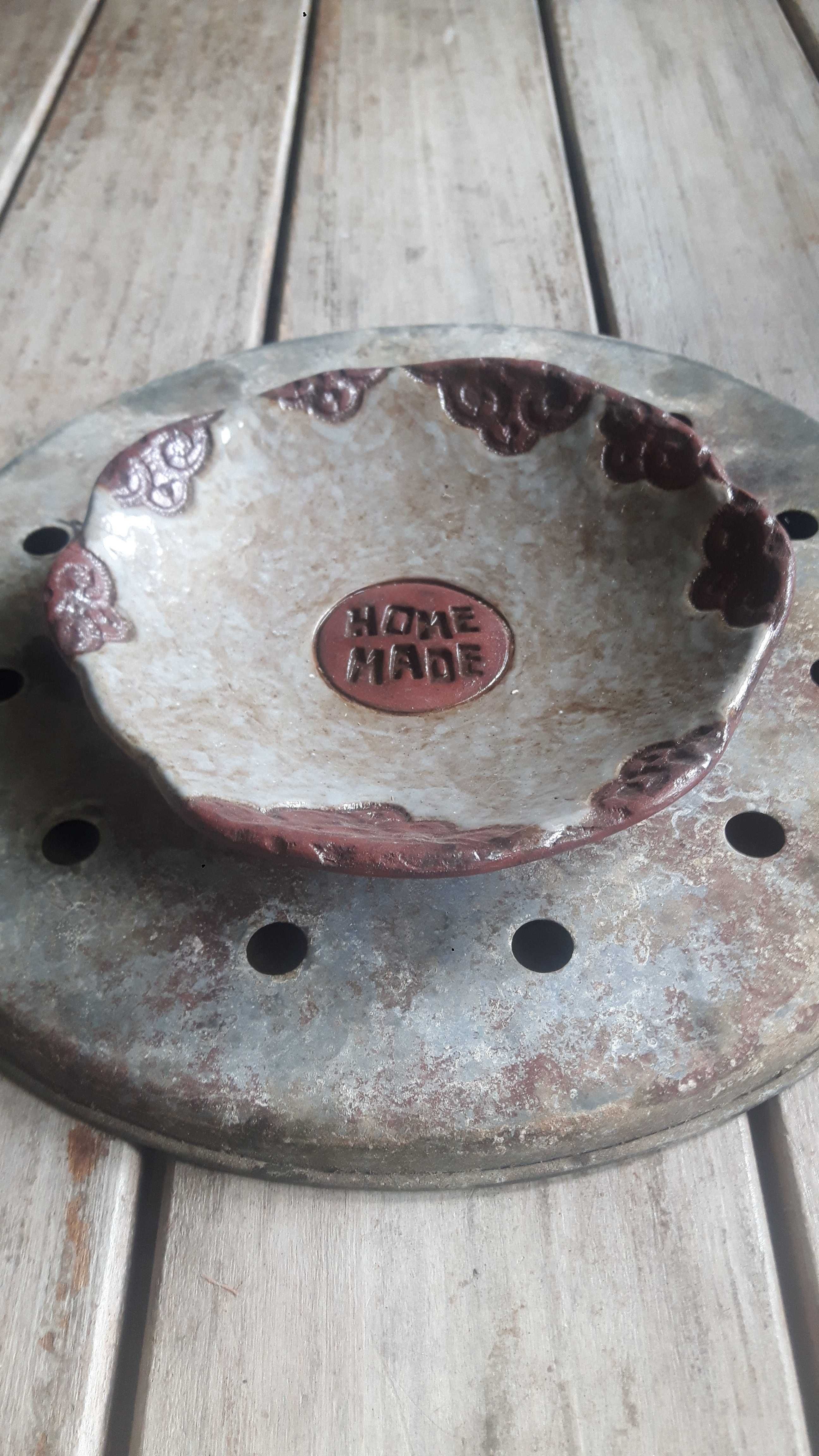 Miska ceramiczna ręcznie wykonana.