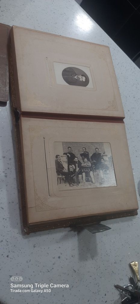 álbum de fotos antigas  tudo 150.€