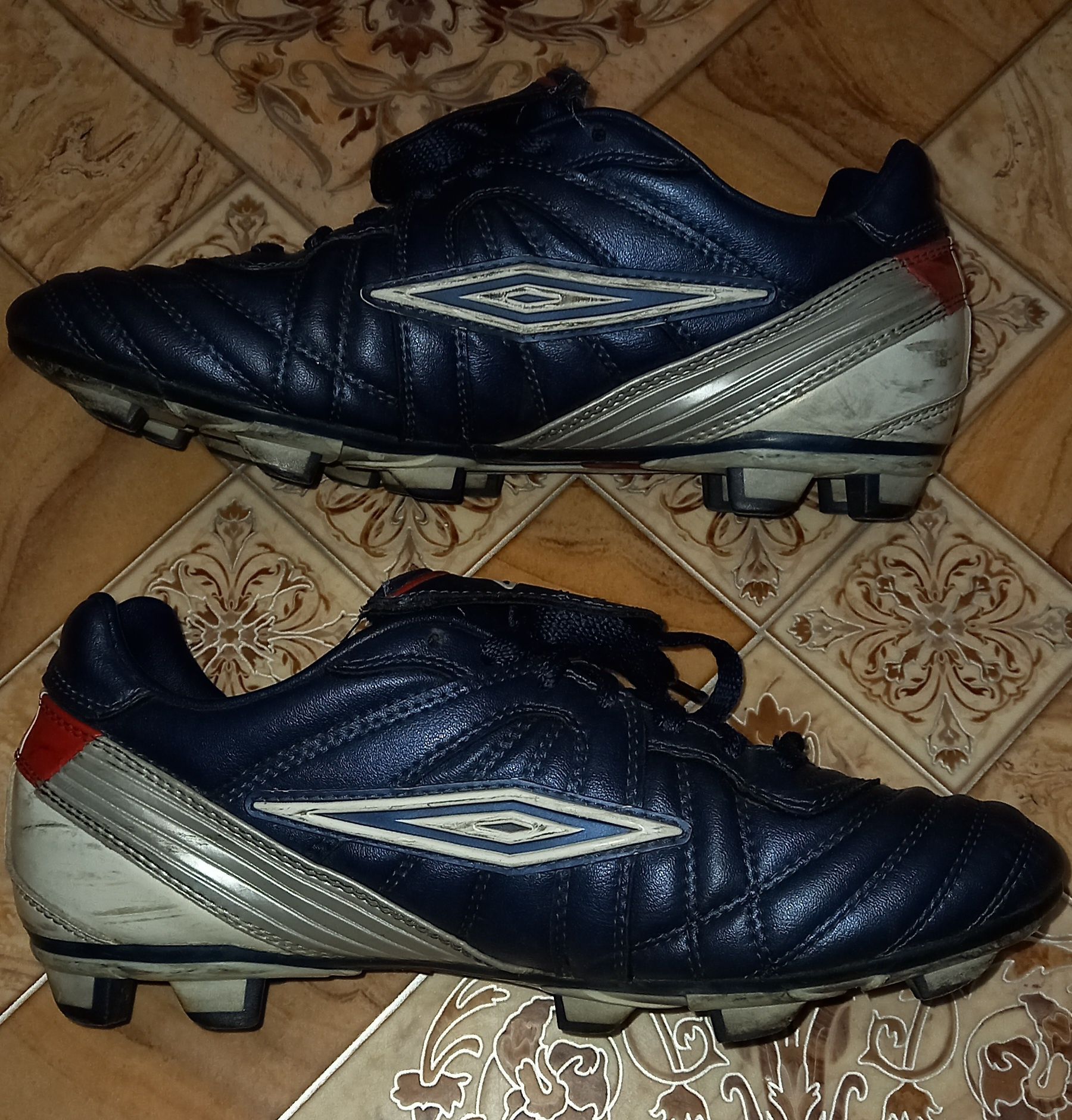 Бутси  Umbro 37р.