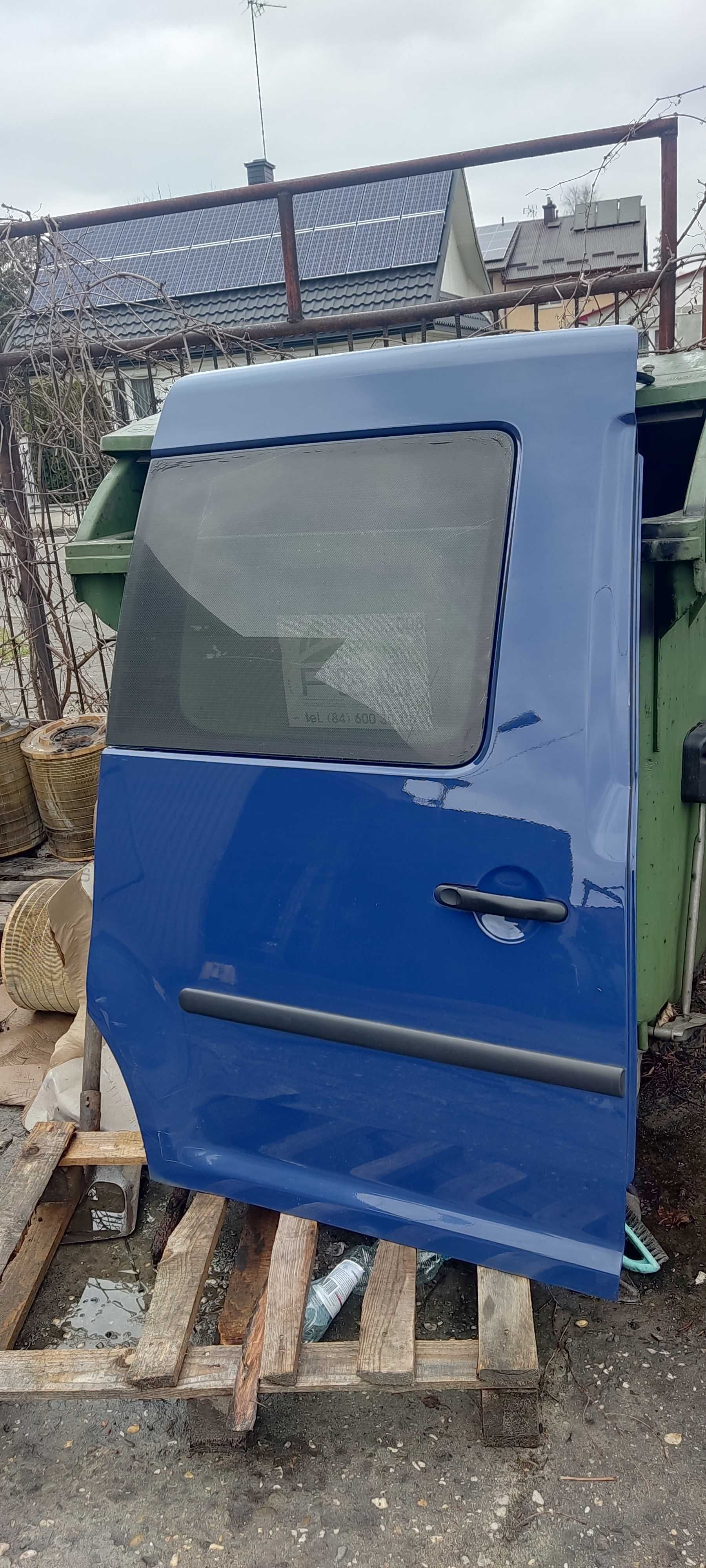 Drzwi prawe / Caddy 2008 r kolor L320