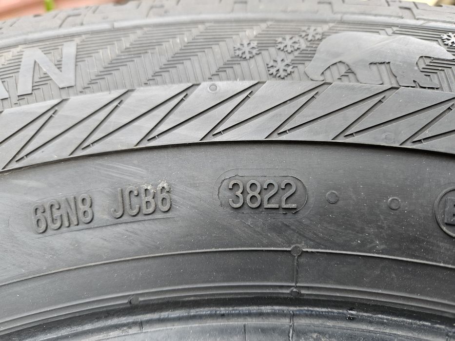 Продам зимові шини 215/75/R16c