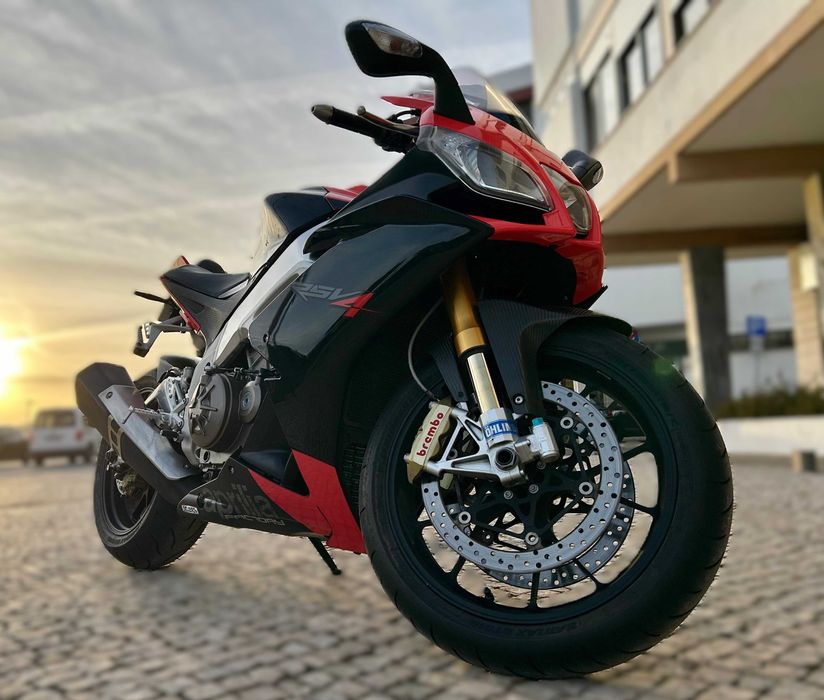 Aprilia RSV4 Factory 2009 — 23.675 km — Edição Factory original