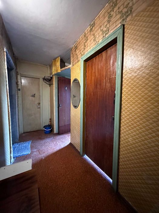 Продам 4  ком  кв  в  р-ні  Боевой  вул   Льотна  1     5/5 пан дома