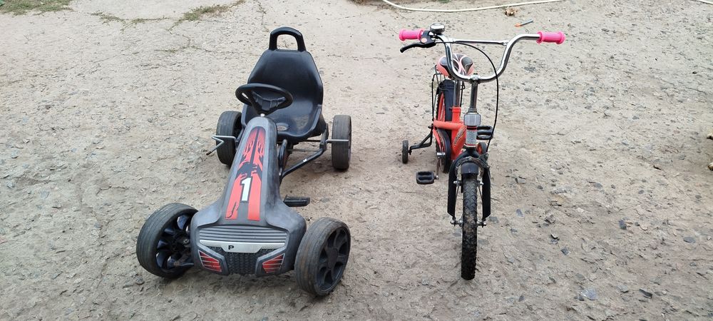 Дитяче авто на педалях велесопед
