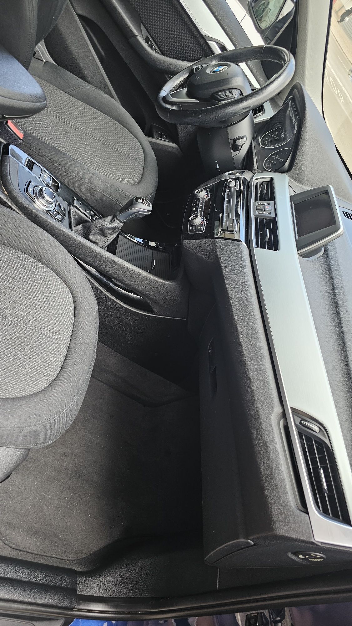 Vendo BMW X1 Sdrive 16d (aceito retoma)