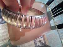 Várias pulseiras em forma de argolas, como NOVAS!