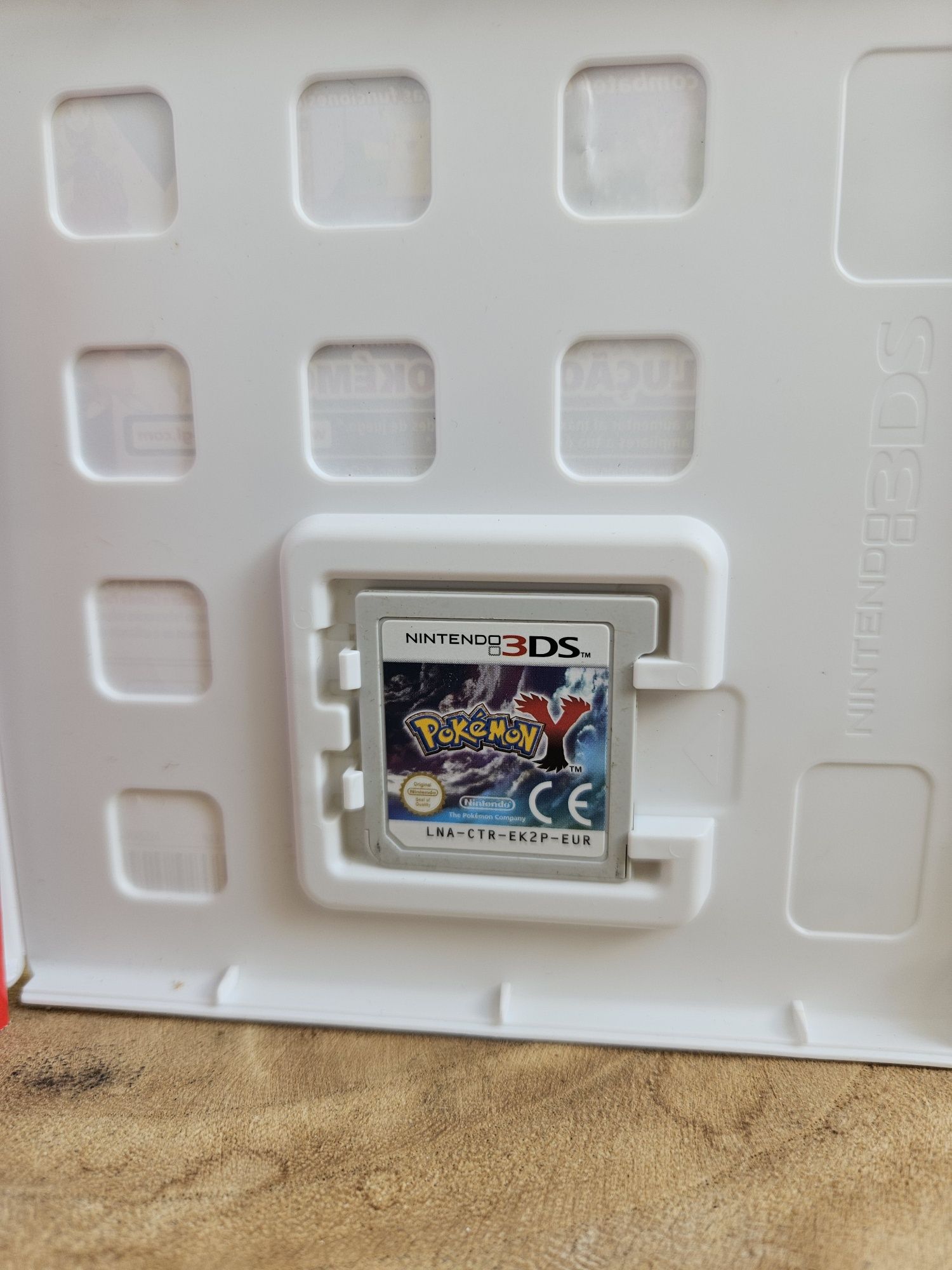 Pokémon Y – Nintendo 3DS – Complete with Manual