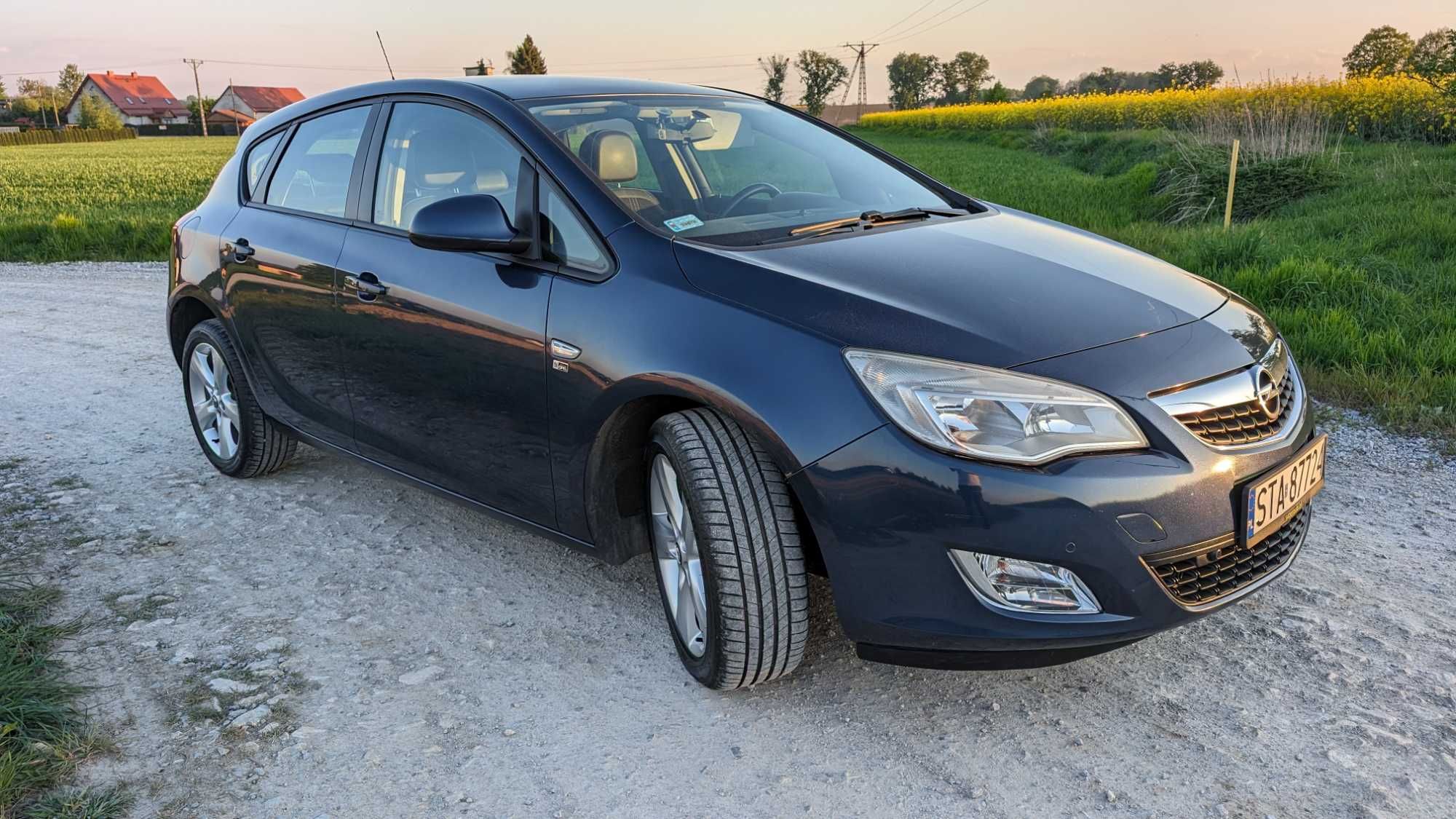 Opel Astra J IV Edition 150