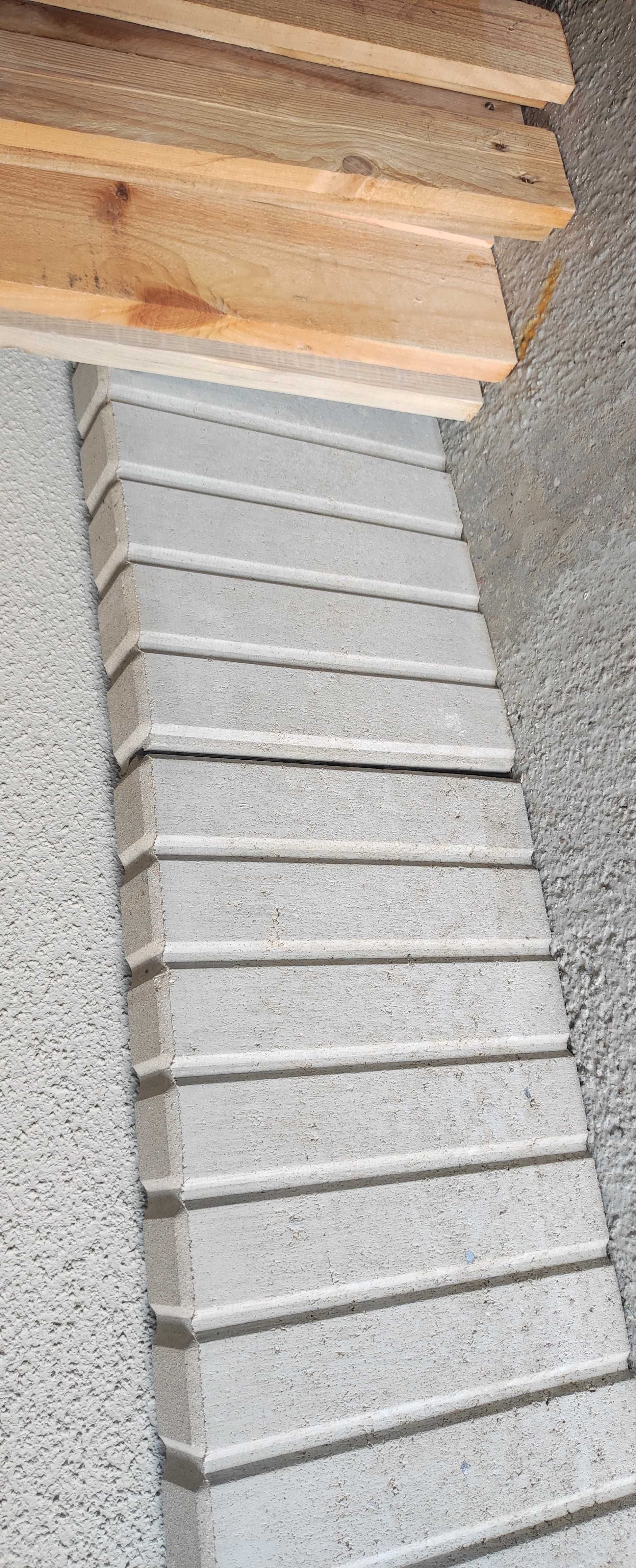Krawężnik do kostki brukowej palisady siwy 2 szt. Nowy