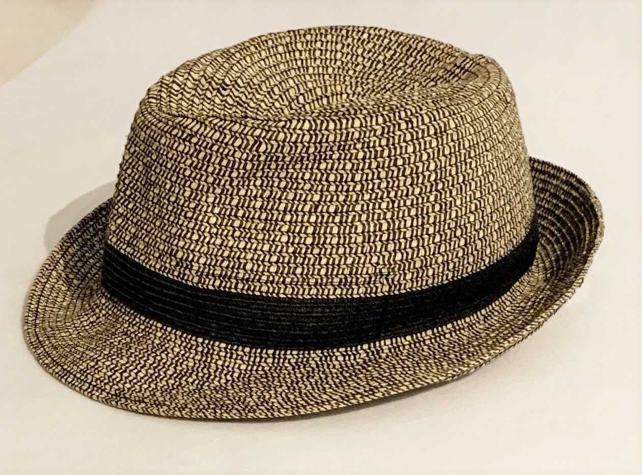 Kapelusz GAP fedora wielokolorowy obwód 53 cm miękki 100% recycled