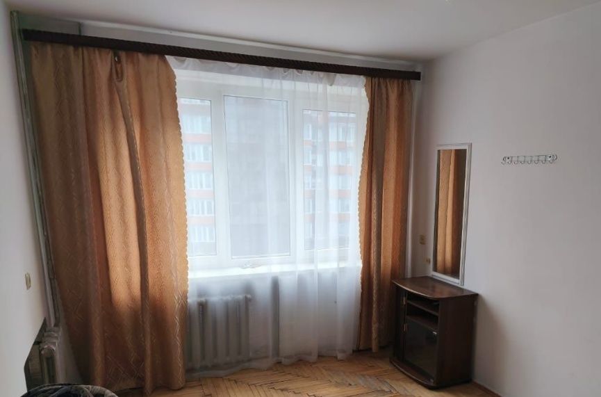 Світла квартира по вул. Пулюя від власника