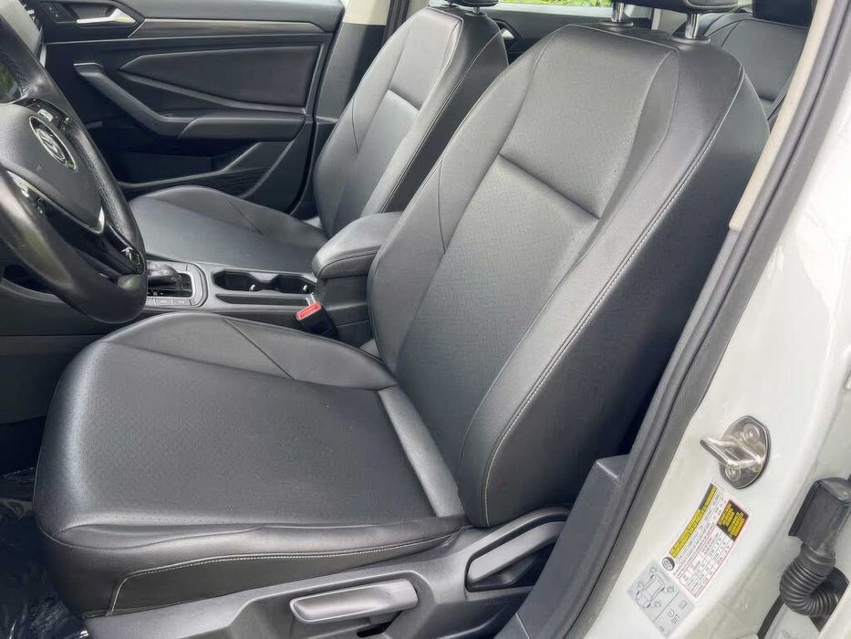 Volkswagen Jetta SEL      2019