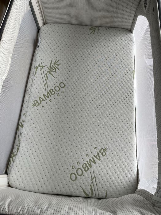 Berço Next to me Magic da Chicco com colchao Bamboo Living