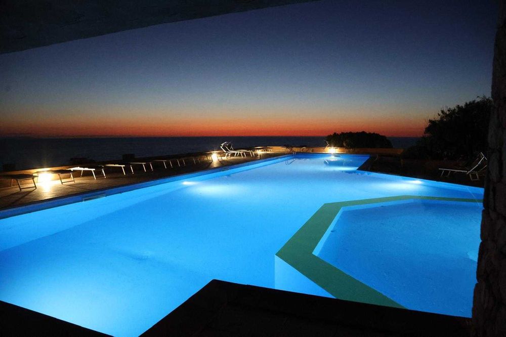 SARDYNIA - Costa Paradiso - widok na morze - listopad- marzec