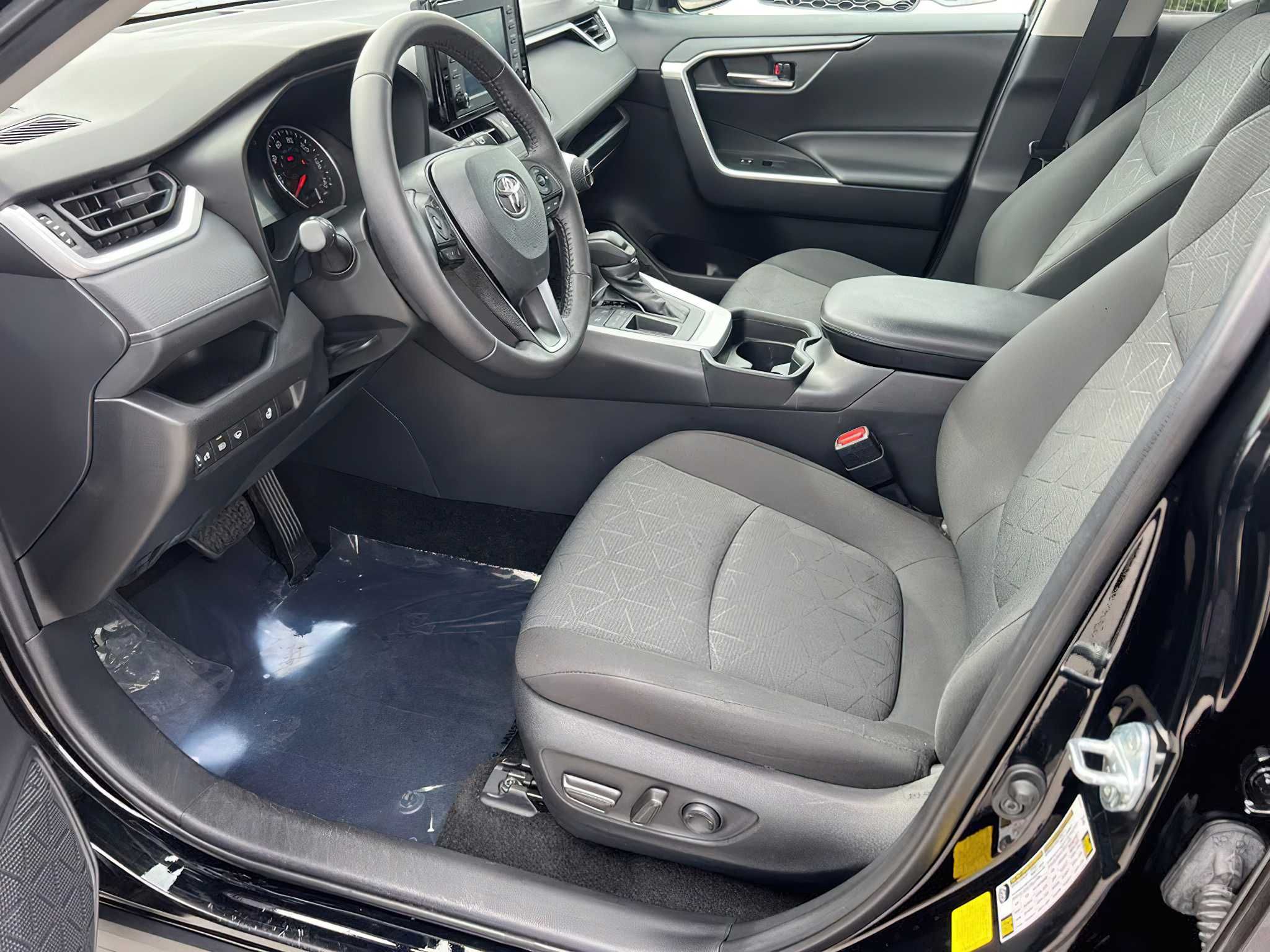 Toyota RAV4 XLE 2021