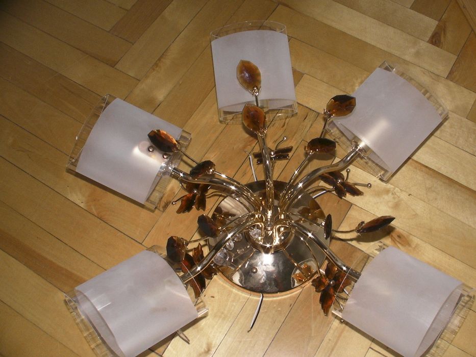 Люстра нова не була в користуванні