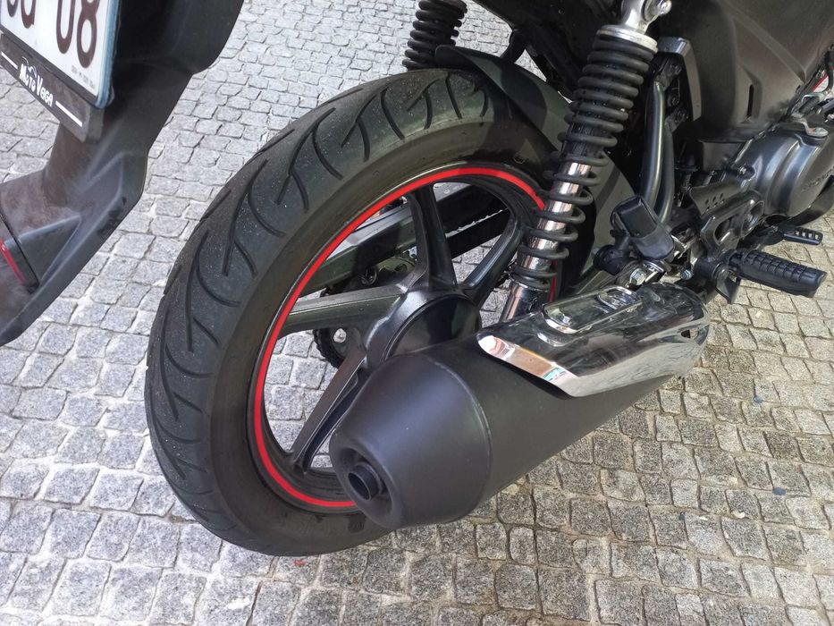 Honda CBF125 - em bom estado