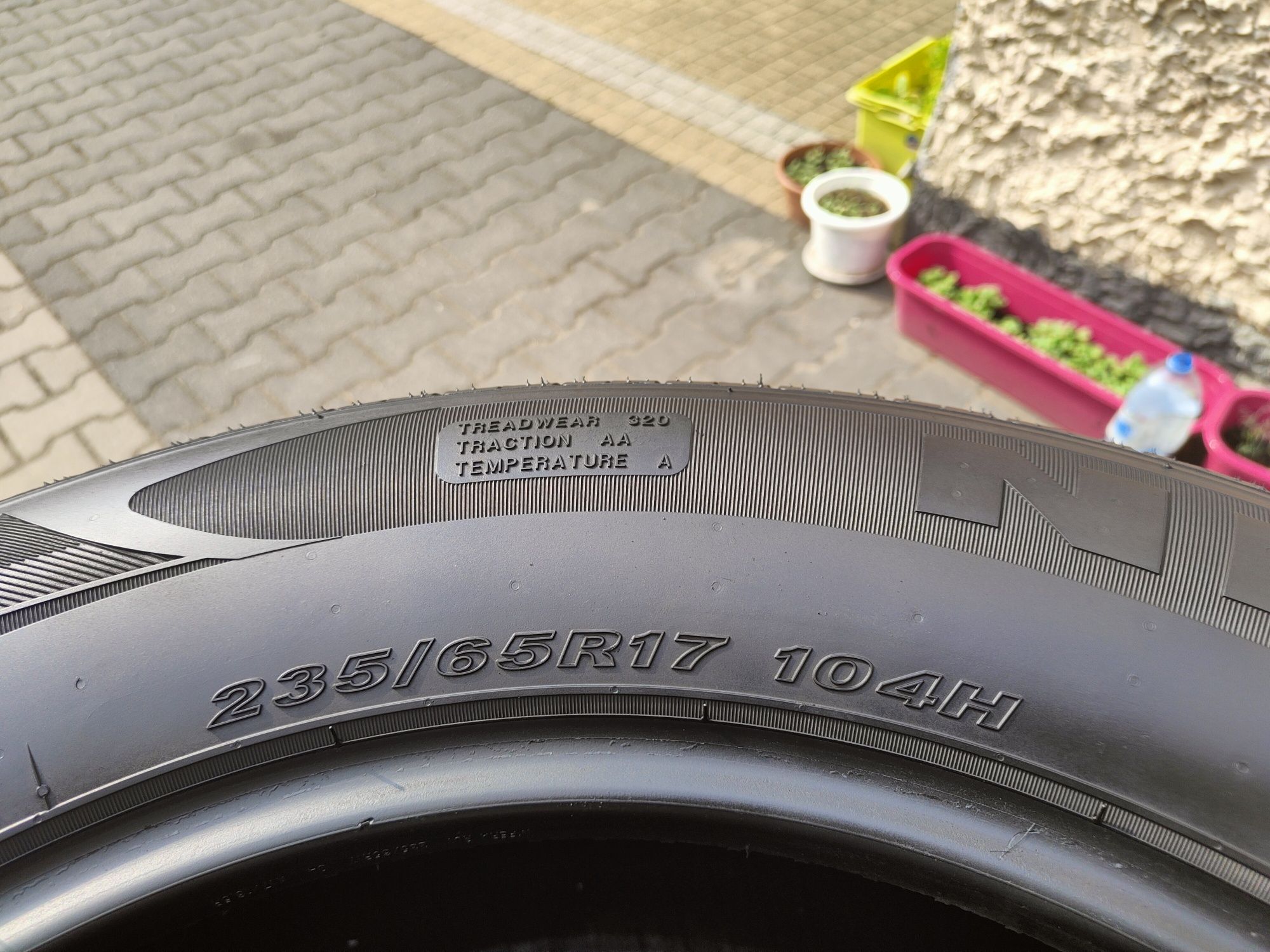 Opony Letnie 235/65 R17 stan bdb cena za komplet