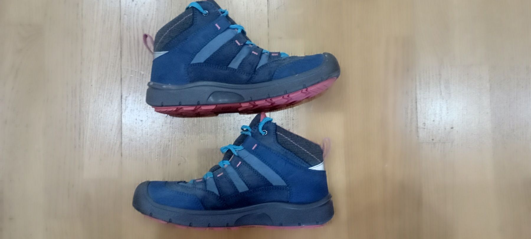 Демісезонні чобітки Keen 35 р. 22 см