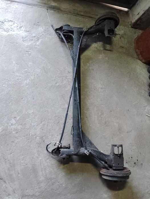 Продам нову балку Шкода феліція 98р  в зборі