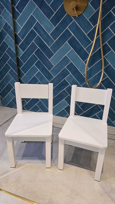 Stolik drewniany biały z 2 krzesełkami dla dzieci