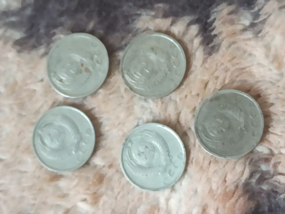 Продам монеты 15 копеек.