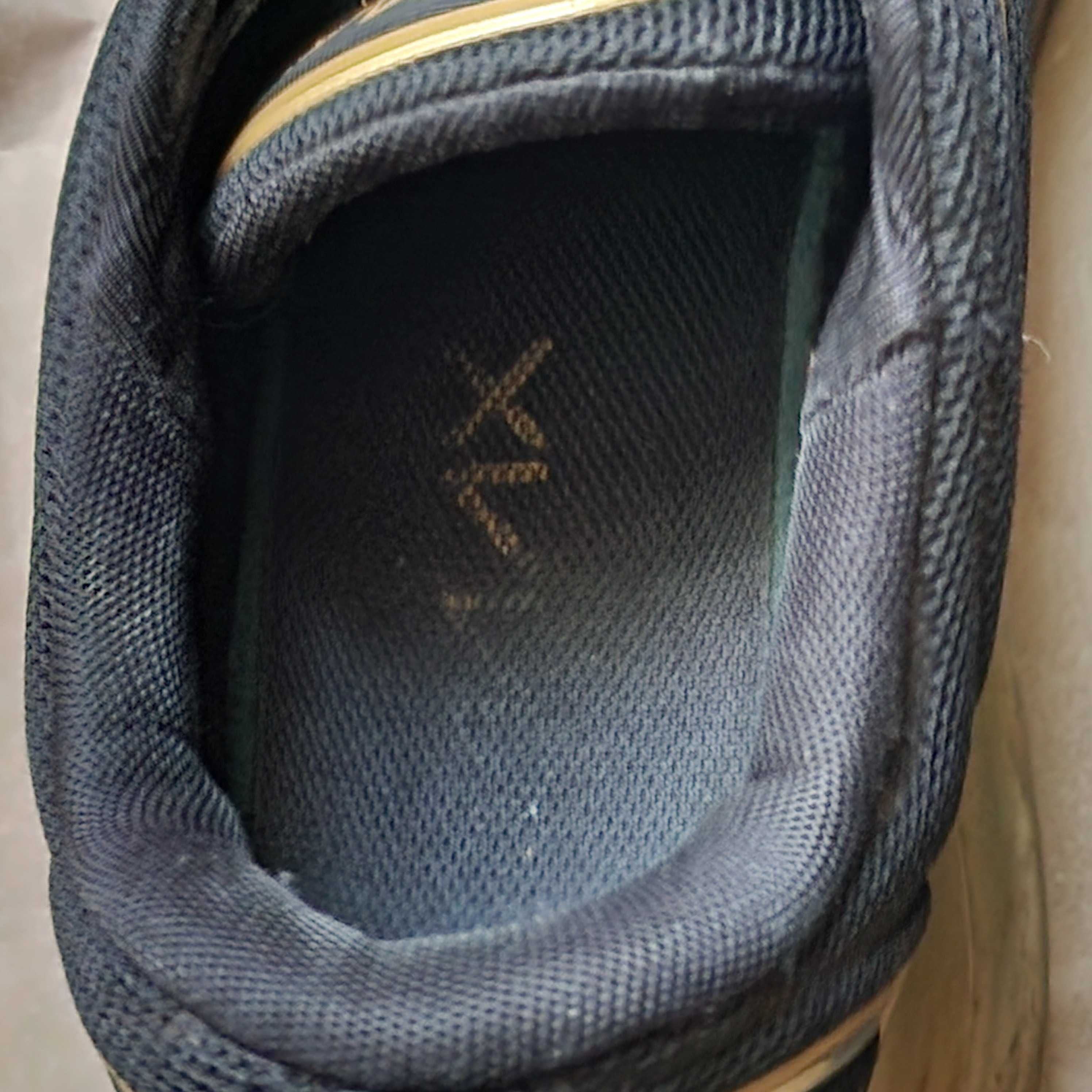Buty Nike Air Max 720 czarno-złote