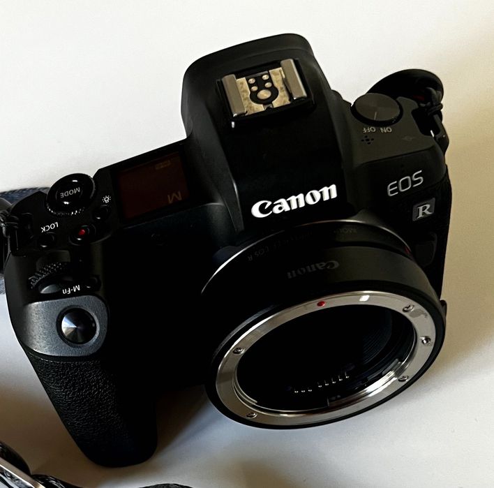 CANON EOS R corpo + adaptador EF-EOS R  + objetiva canon EF 50mm