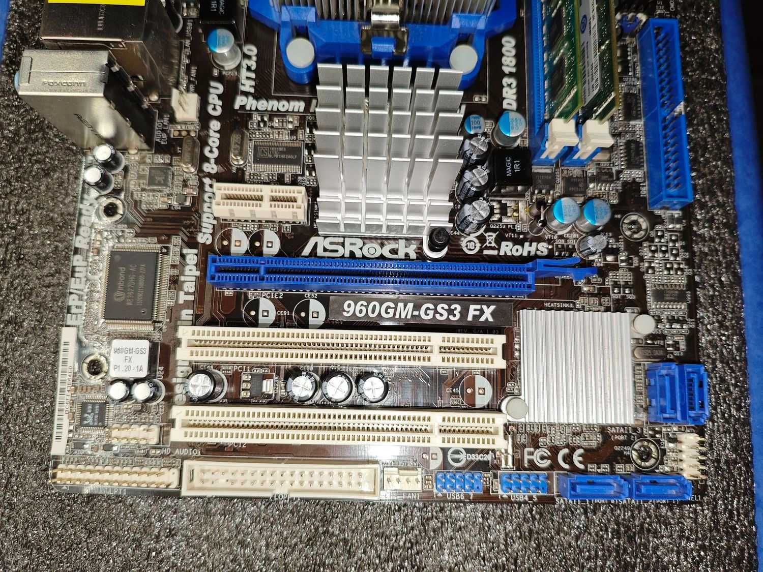 AsRock 960GM-GS3 FX + Athlon II 640 AM3 + Ram ddr3 8Gb