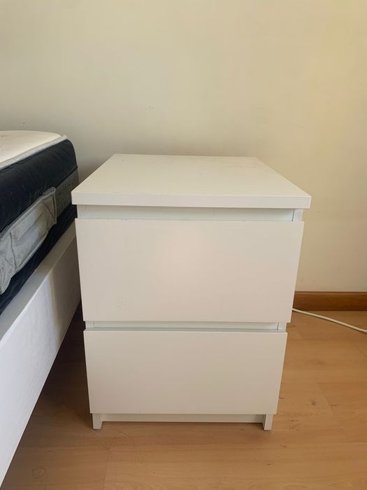 Mesa de cabeceira MALM IKEA