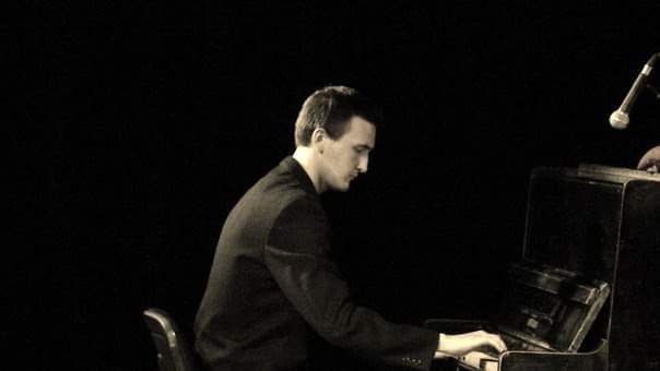 Уроки  игре на Фортепиано , также обучение нотной грамоте