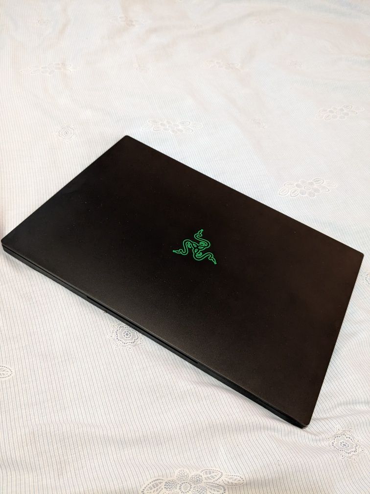 Ігровий ноутбук Razer Blade 15 i7-10750H / RTX 2060 6 GB/16GB DDR4