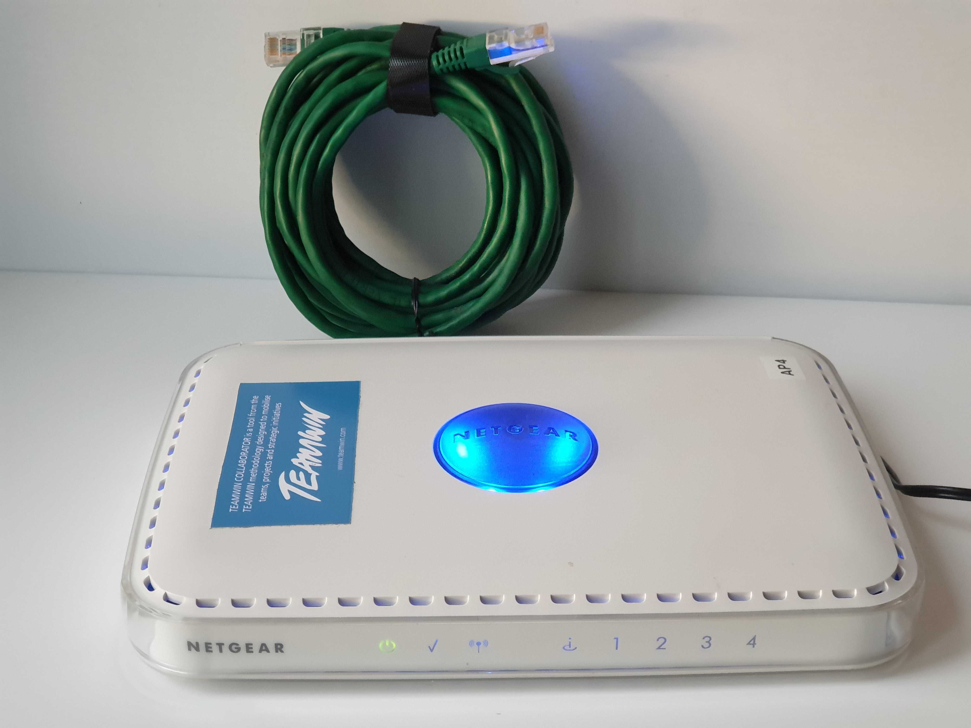 Роутер WI-FI Netgear WPN824 MIMO