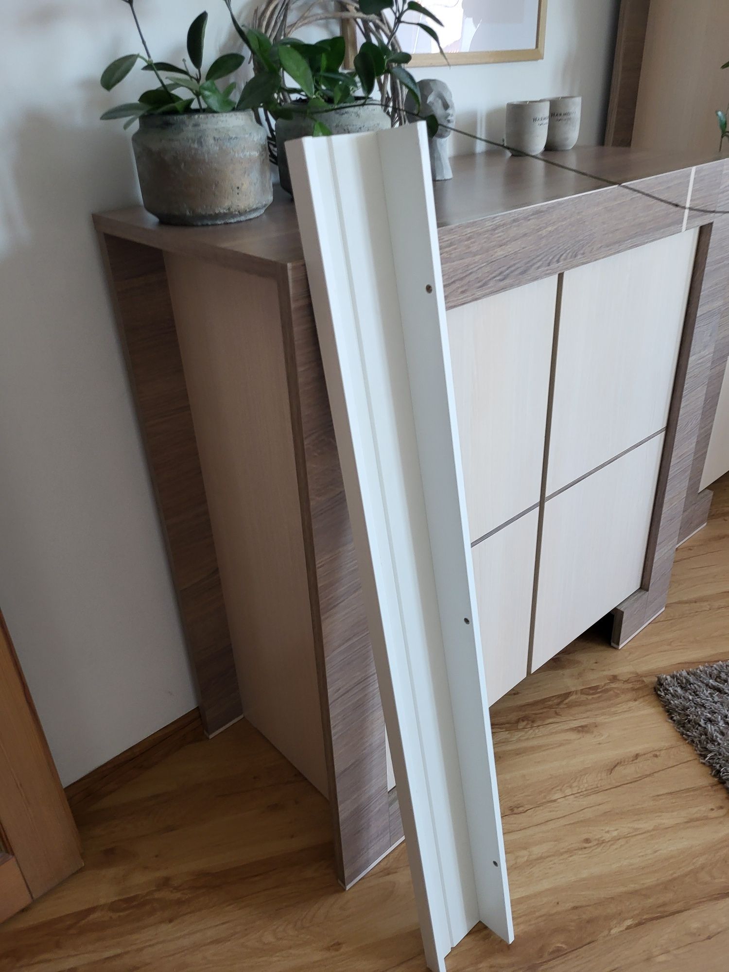 Ikea półka na obrazy 116 cm biała