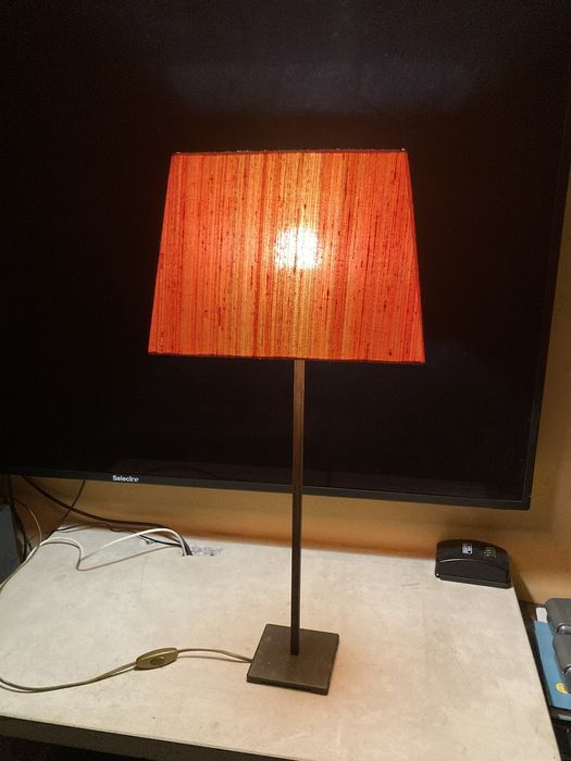 Candeeiro de pé ou mesa