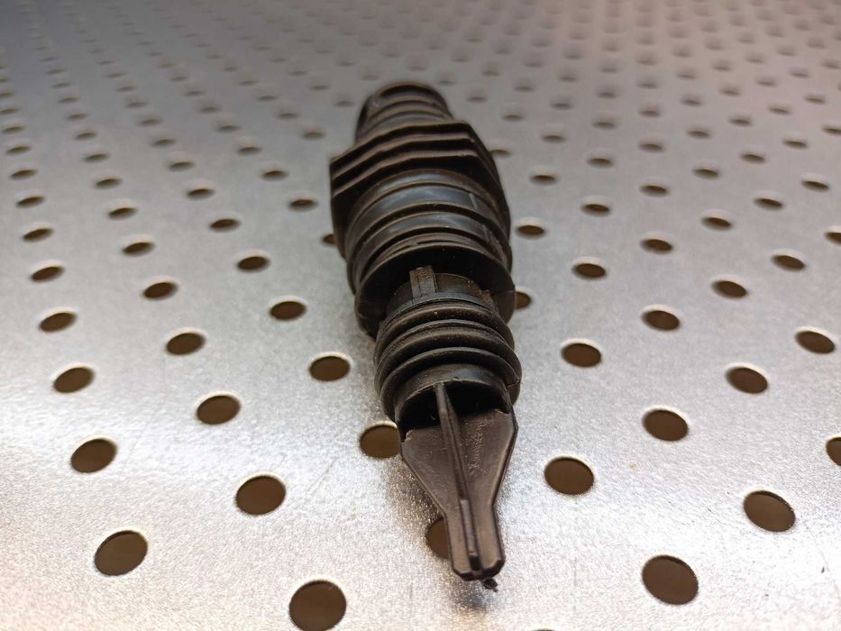 Odpowietrznik do kompresora 18mm wciskany odpowietrznik do sprężarki