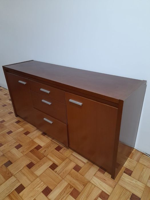 Aparador de sala em cerejeira