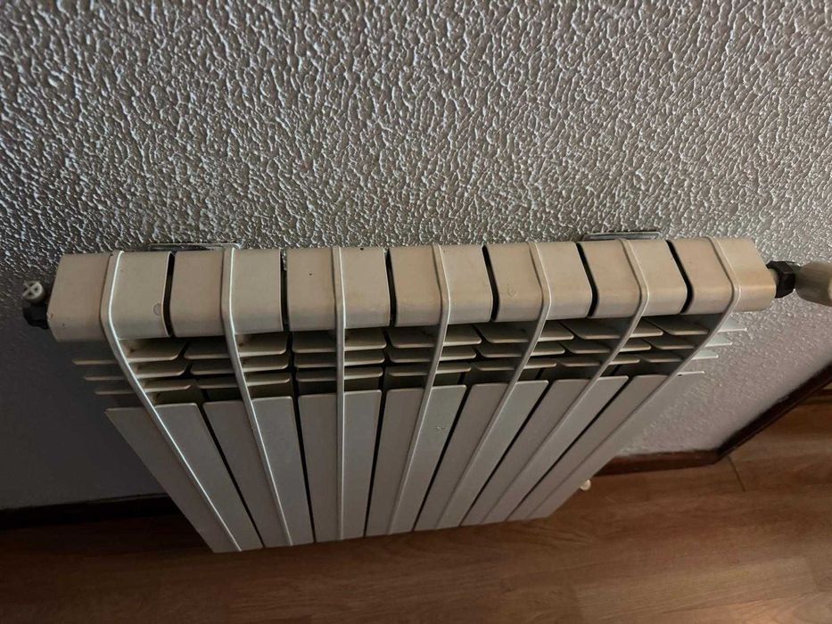 11 radiadores águas quente, Roca 690€