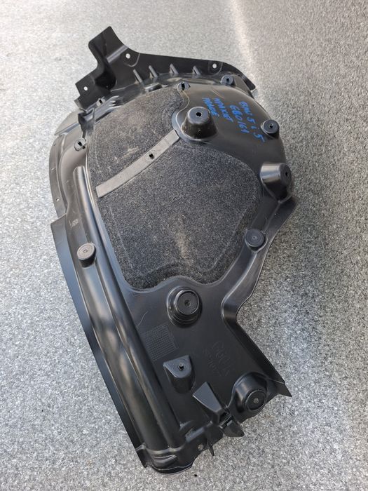 *BMW 5 G60 G61 M pakiet nadkole prawy przód  Oryginał Bardzo ładne