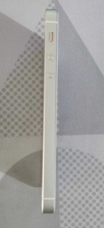 iPhone SE 64 GB - Cinzento/Branco - Desbloqueado