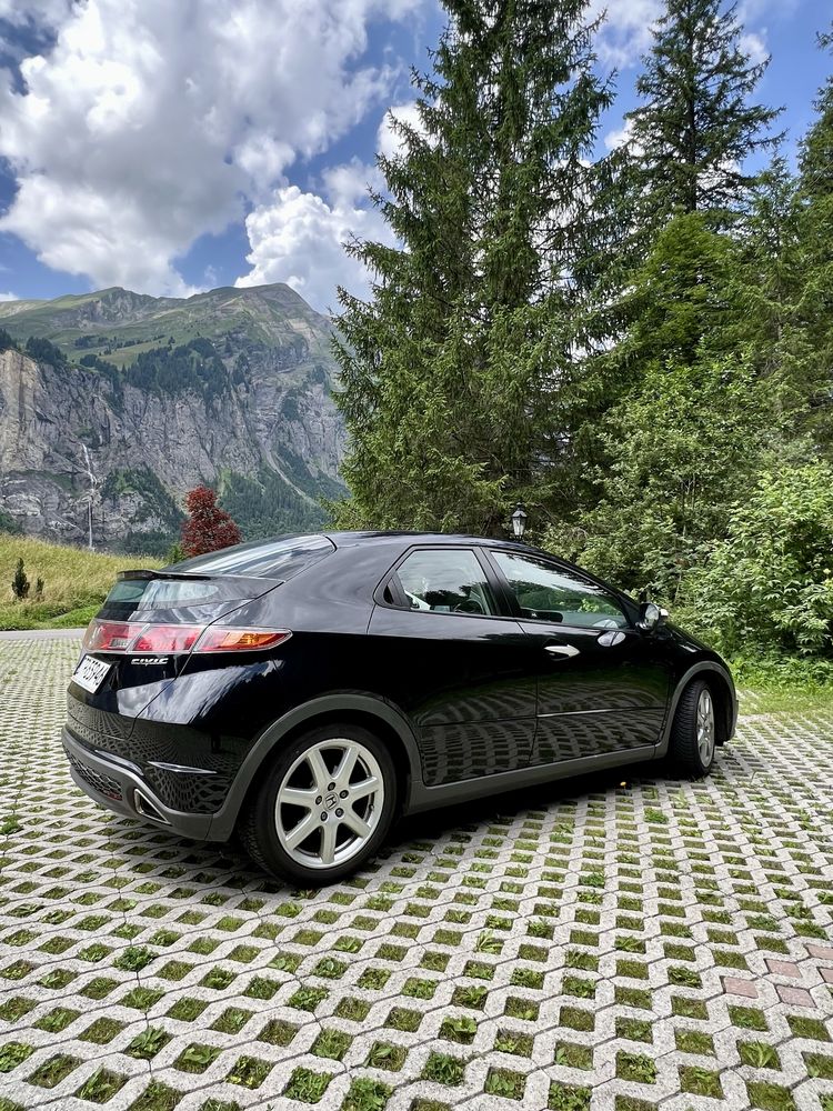 Honda Civic Ufo 1.8 super stan,aso