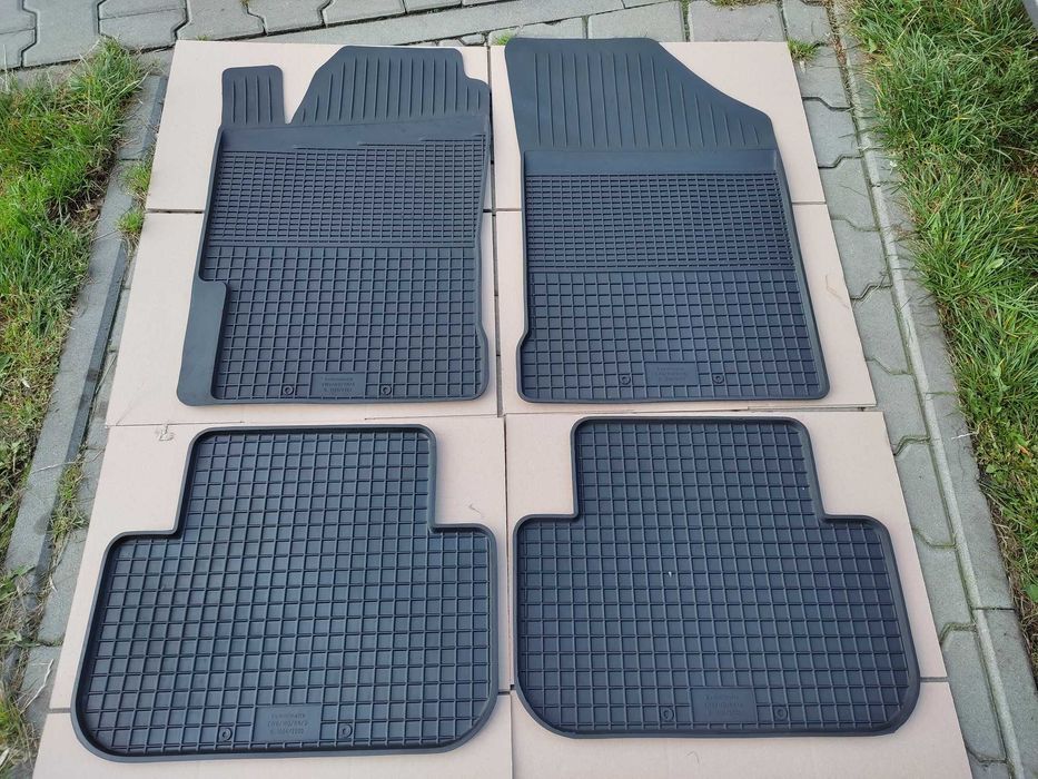 NOWE Dywaniki gumowe Fiat PUNTO II 99r-03r dopasowane korytka korytko