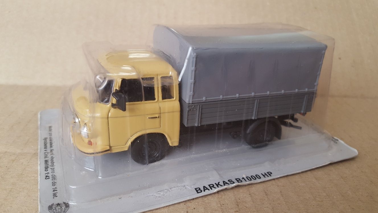 Машинки BARKAS B1000 HP, TARPAN 239D масштаб 1:43